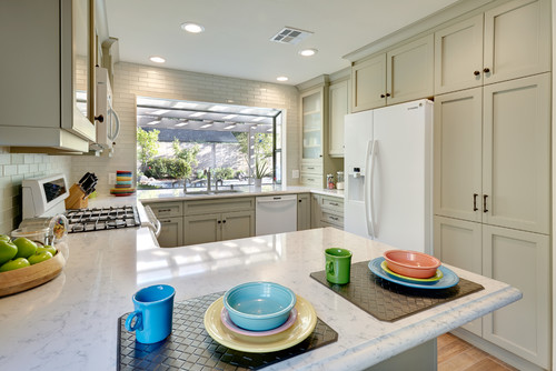 Lyra Quartz Silestone  Countertops Kitchens Design New Inspiration Surface Available Kitchen Design Countertop Options New Kitchens Granite Interior Colors Subway